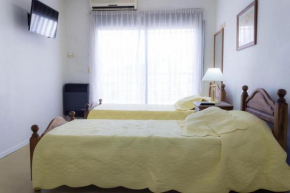 Studio luminoso con balcon en el centro, para 2 personas
